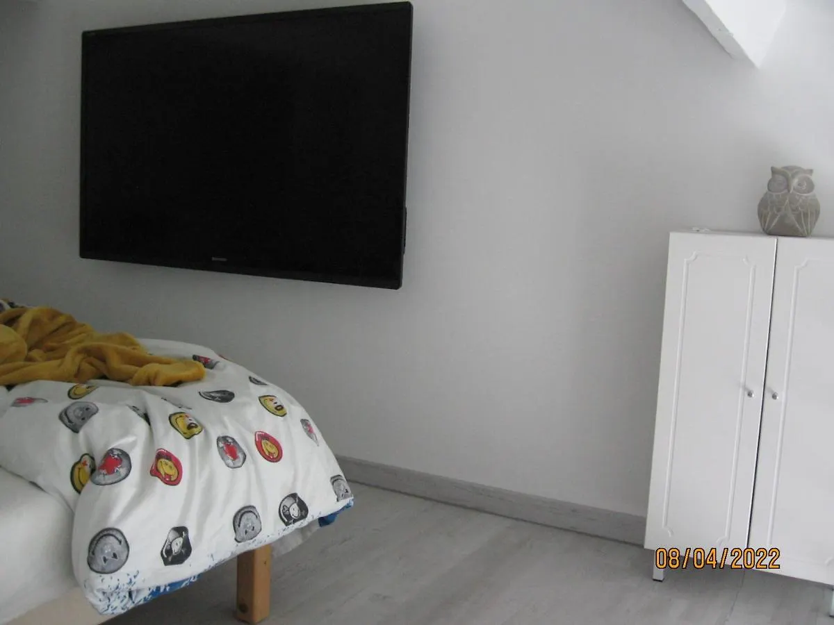 Apartment Appartement Avec Chambre En Mezzanine Rognac France