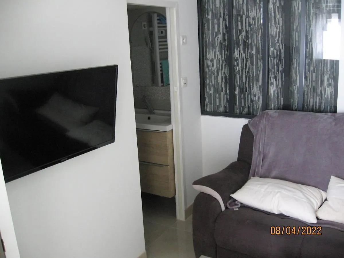 Appartement Avec Chambre En Mezzanine Rognac 0*,